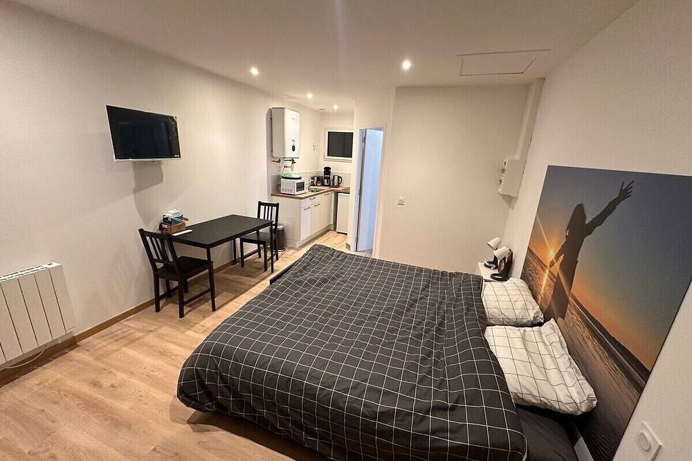 Entire apartment, Ancrage New Studio Garden Floor in Plouédern, Brest region