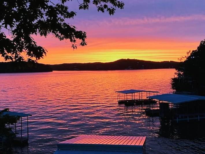 Vacation house for 15 people, with pool and terrace, with pets in Lake of the Ozarks