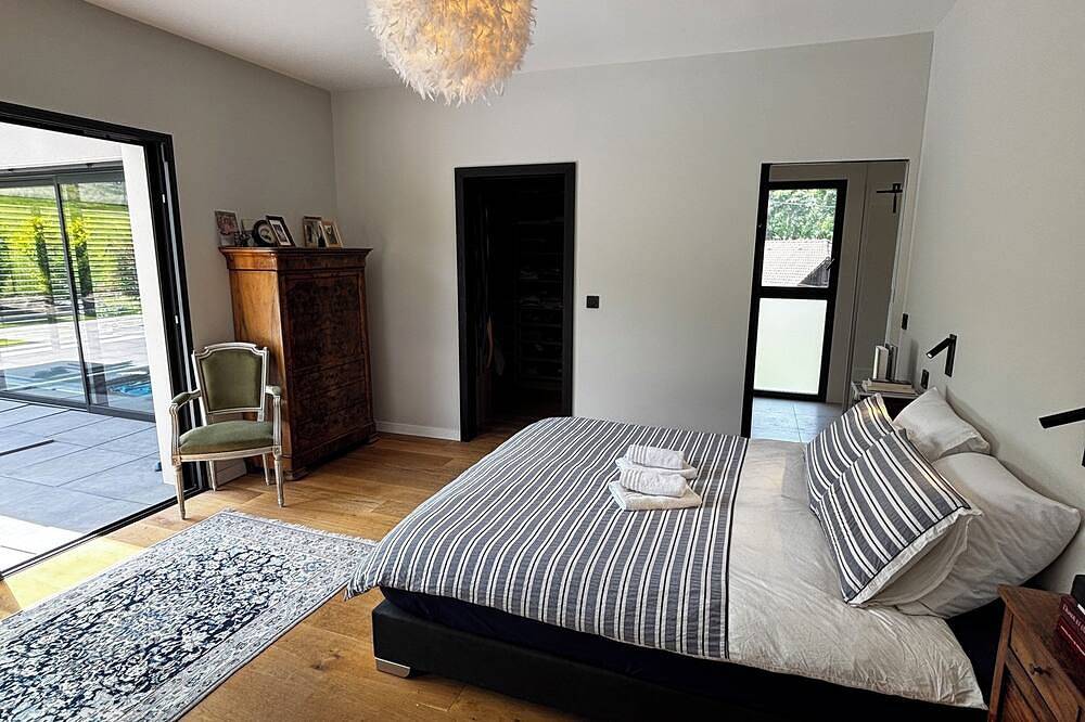 Villa \"Panorama\" with pool and indoor spa in La Roche-sur-Foron, Bonneville region