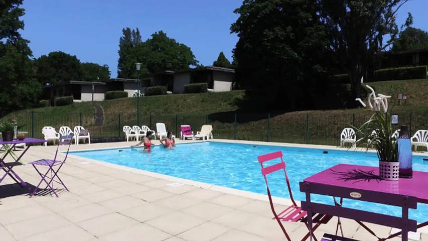 Gîte pour 7 personnes, avec Jardin à Parent - 3