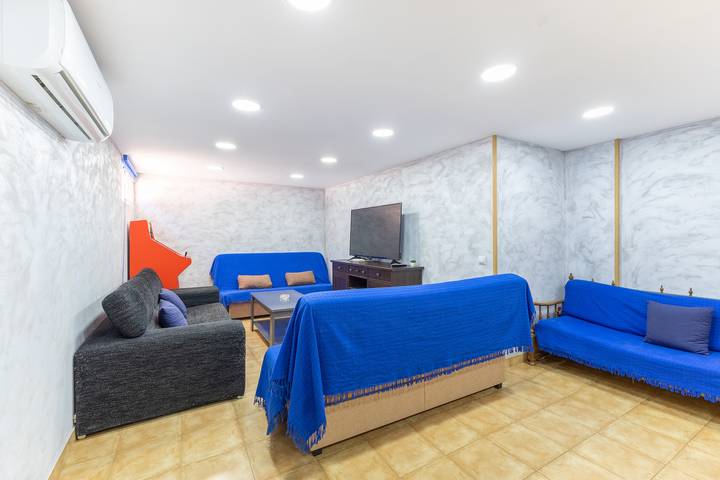 Chalet para 38 personas, con jardín y jacuzzi en Provincia de Madrid - 3