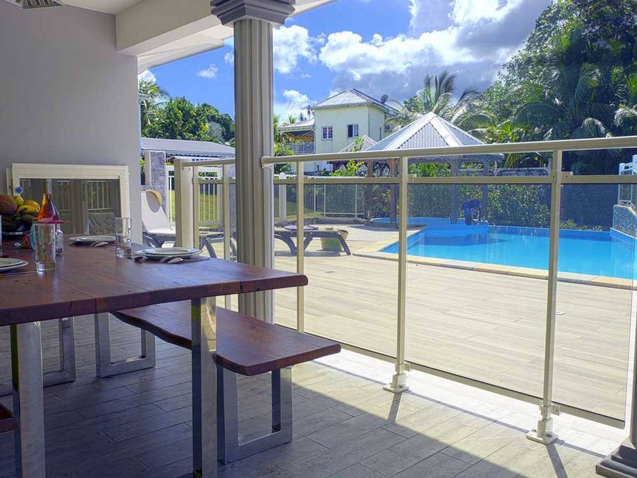 Apartamento entero, Amplio apartamento con jardín y piscina en Lamentin, 97 m² in Lamentin, Guadalupe