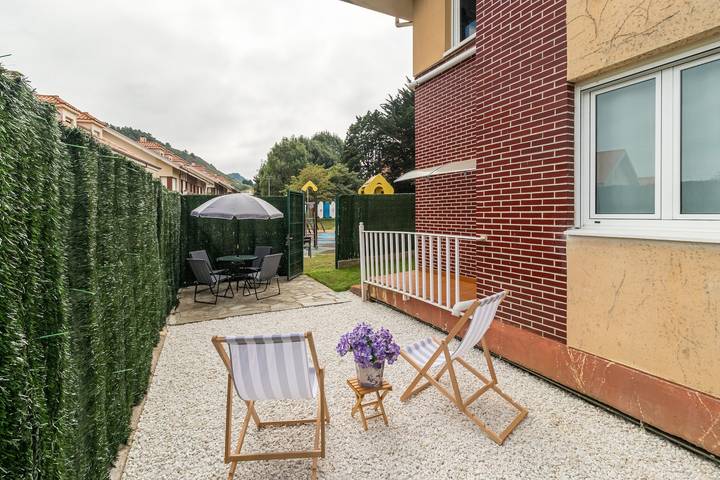 Entire apartment, Ground Floor Apartment with Garden 'Costa Quebrada' in Liencres, Piélagos