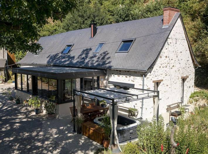Location de vacances pour 6 personnes, avec Jacuzzi et Terrasse ainsi que Jardin et Vue à Ménil