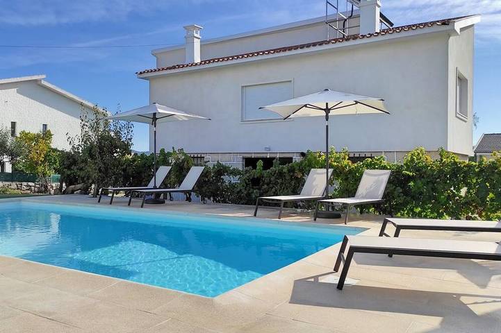 Location de vacances pour 10 personnes, avec jardin et terrasse dans Alijó