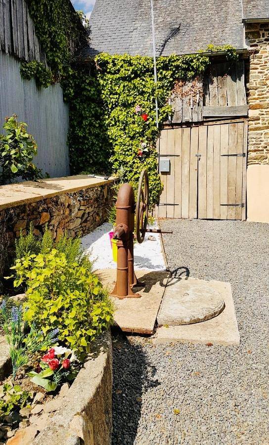 Location de vacances pour 4 personnes, avec vue et jardin à Aucey-la-Plaine - 2