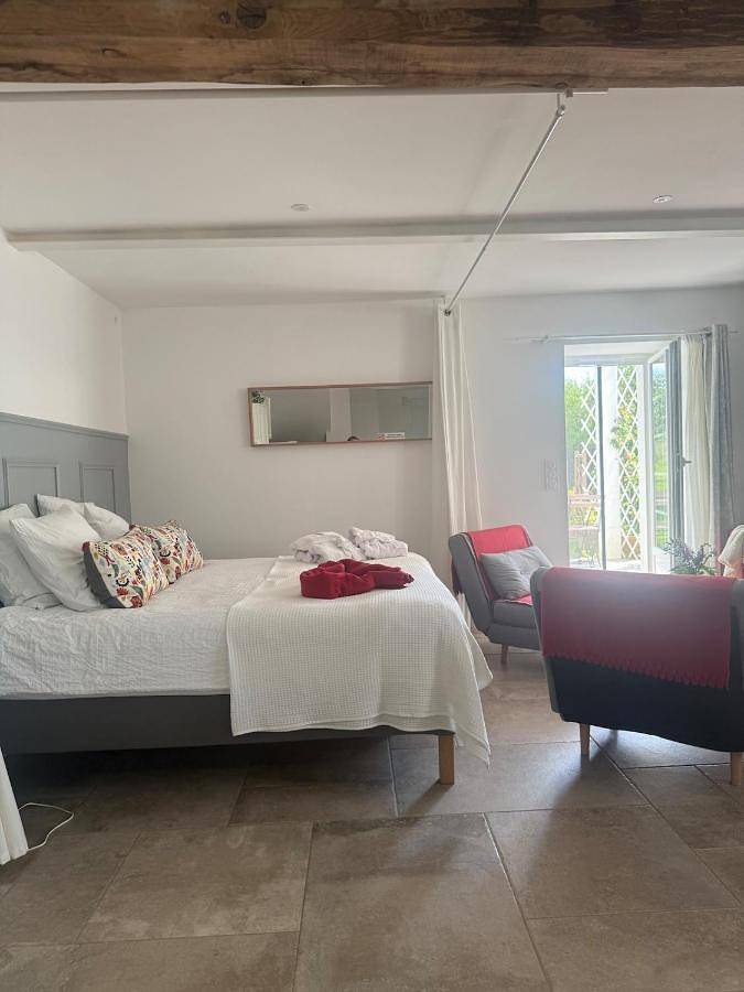 Gîte pour 2 personnes, avec jardin ainsi que jacuzzi et piscine à Ainhoa - 2