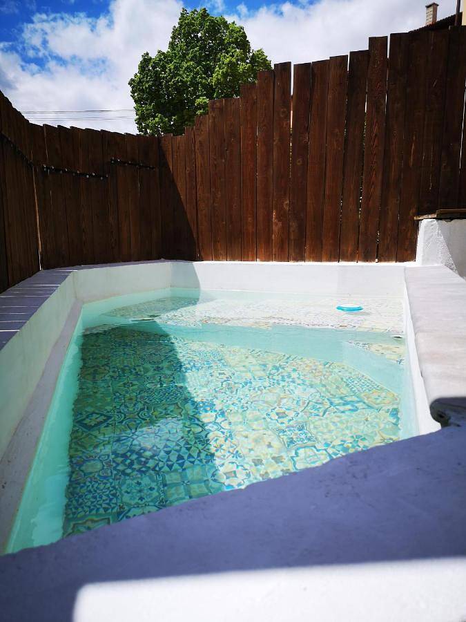 Apartamento de vacaciones para 4 personas, con piscina y jardín además de jacuzzi y balcón - 1