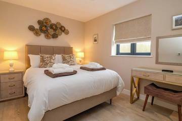 Log Cabin for 8 People in Brandesburton, East Riding of Yorkshire, Photo 1