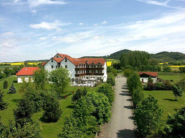 Hotel, mit Balkon und Balkon/Terrasse sowie Terrasse und Garten