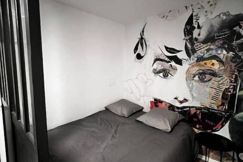 Entire apartment, Strasbourg cozy apartment balcony with parking near parliament in Strasbourg, Strasbourg region