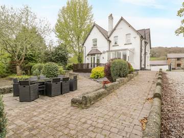 Cottage for 12 People in Denbighshire, North-Wales, Photo 1