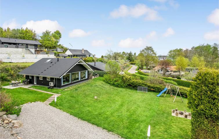 Ferienhaus für 6 Personen, mit Terrasse und Garten in Loddenhøj