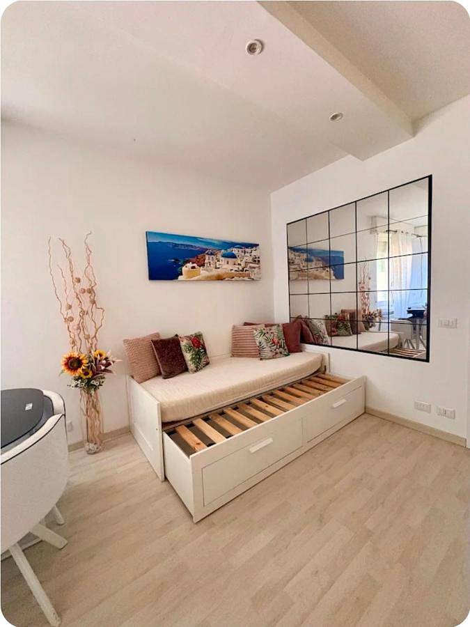 Gîte pour 3 personnes, avec jardin dans Brusimpiano - 3