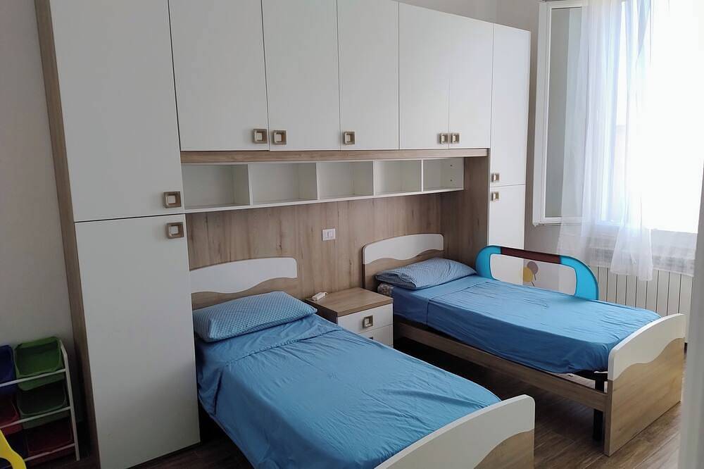 Entire apartment, Bright and cozy apartment in quiet part of town in Sesto San Giovanni, Milan Province