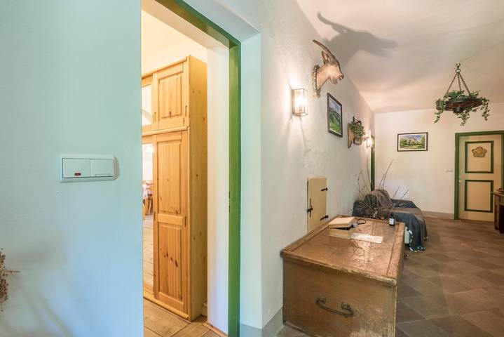 Entire studio, Holiday Studio 'Sallrain Hof Monolokal 4' with Shared Garden in Klobenstein, Ritten