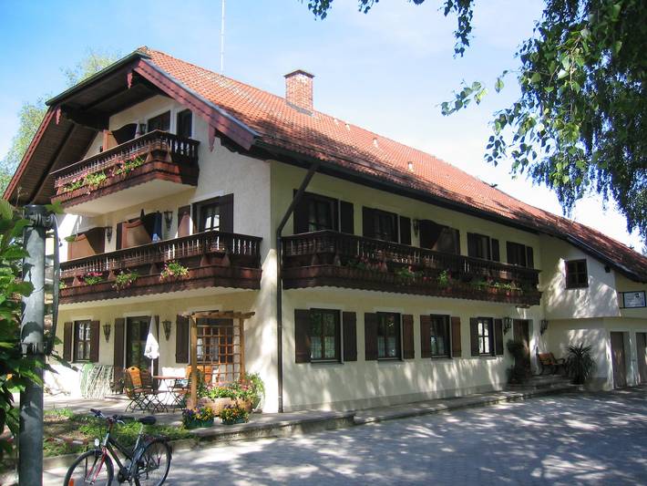Pension, mit Balkon und Terrasse sowie Garten