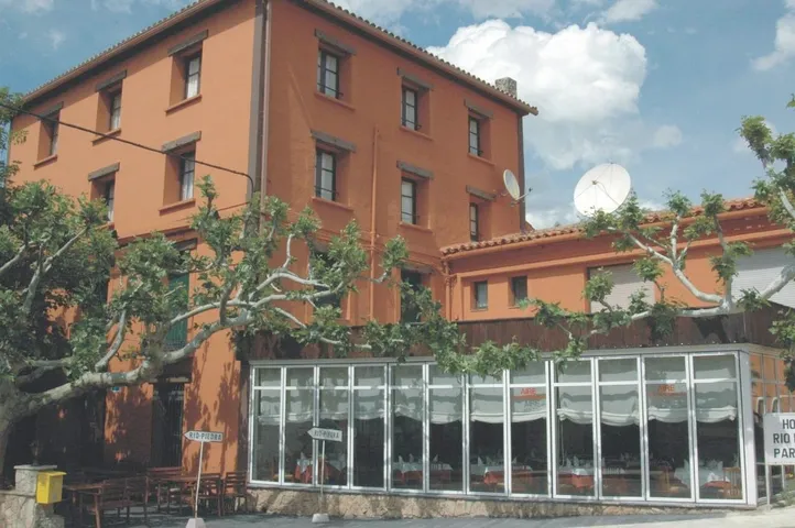 Hotel para 2 personas, con jardín además de vistas y piscina, Se admiten mascotas - 1