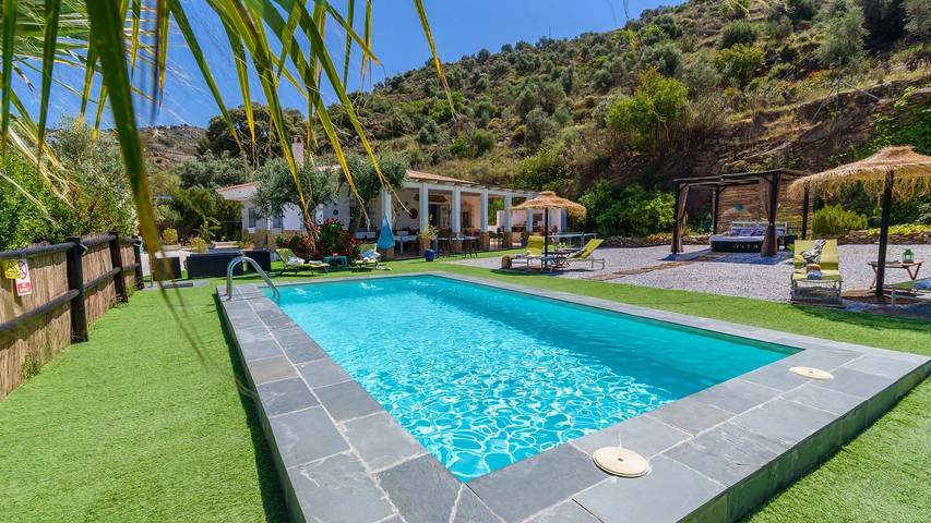 Finca für 6 Personen, mit Balkon/Terrasse und Pool in Torrox