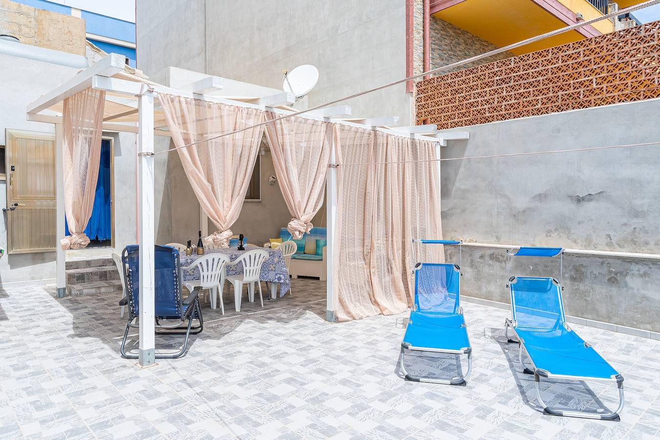 Ganze Wohnung, Appartement 'Belvedere Vista Mare' mit Meerblick, Wlan und Klimaanlage in Capo Passero, Portopalo di Capo Passero
