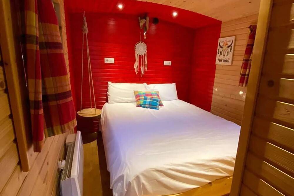 Caravana Única con Baño Nórdico Privado en La Flèche in La Flèche, Sarthe