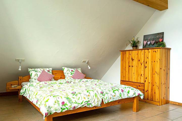 Ganze Wohnung, Ferienwohnung in ruhiger Ortsrandlage,  Saarland Card Gastgeber in Wittersheim, Mandelbachtal