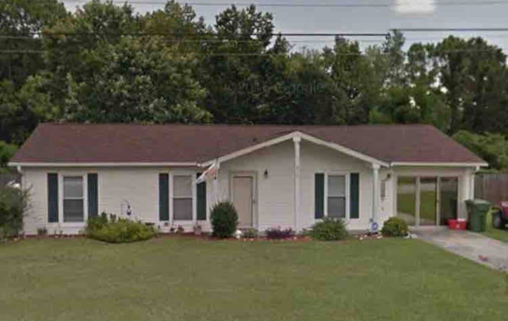 The Sutton getaway w/ pool and private backyard. in Wilmington, New Hanover County