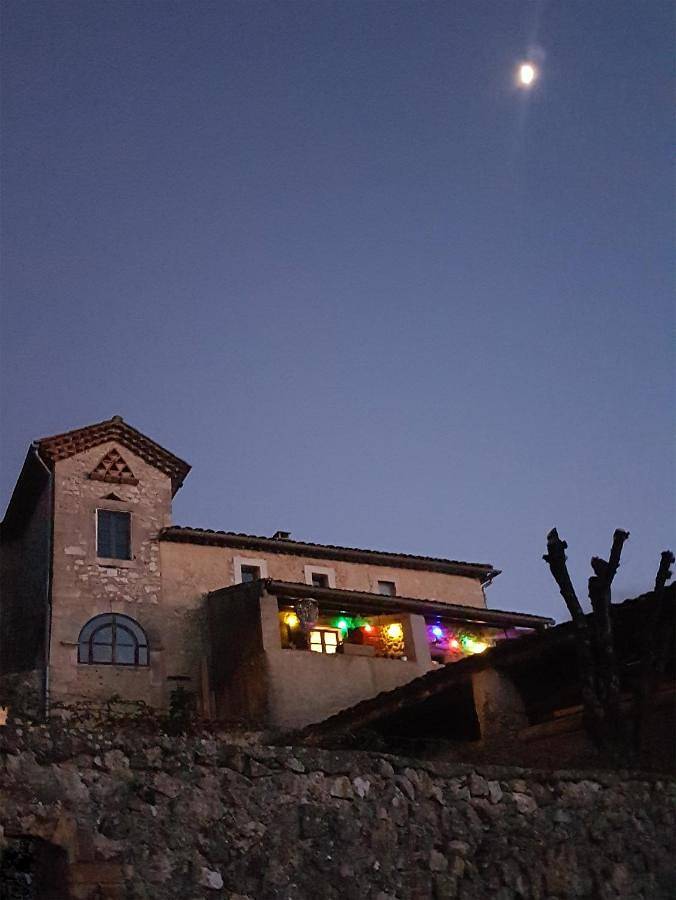 Location de vacances pour 2 personnes, avec jardin ainsi que vue et terrasse à Barjac - 4