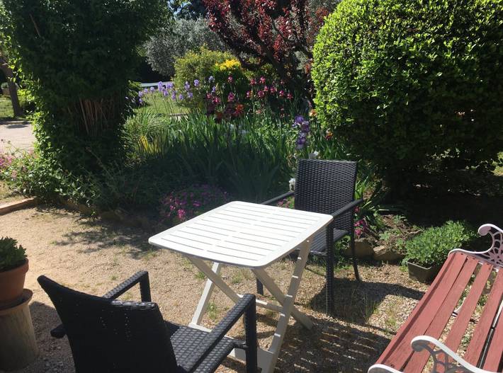 Chambre d’hôte pour 2 personnes, avec jardin dans Dentelles de Montmirail - 2