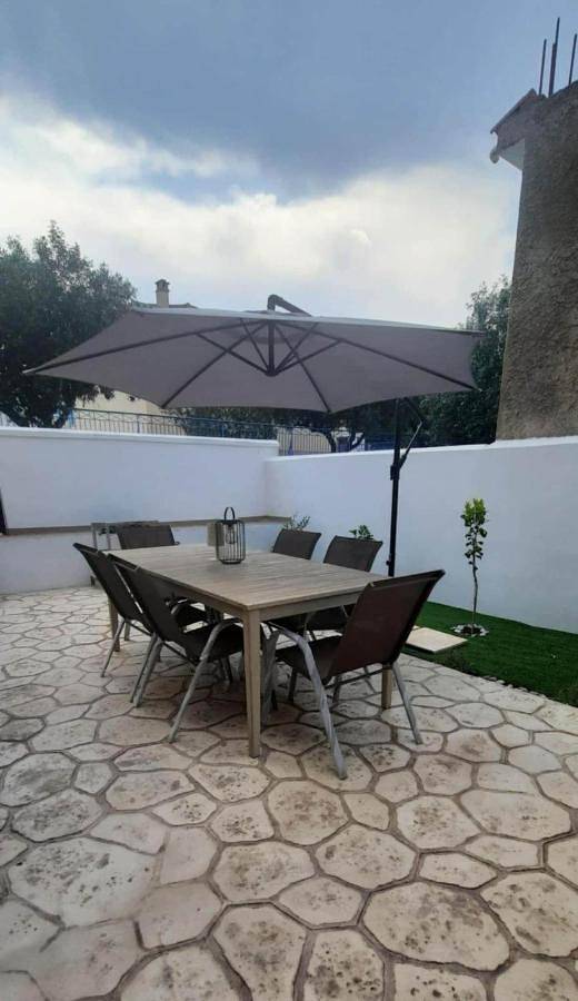 Location de vacances pour 4 personnes, avec jardin ainsi que vue et terrasse à Galaxidi - 2