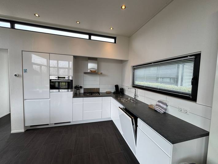 Neu - mit Airco: familienfreundliches Chalet Küstenzeit mit Zaun für 6 Personen nahe Strand & Nordsee in Nieuwvliet, Zeeuwse Kust