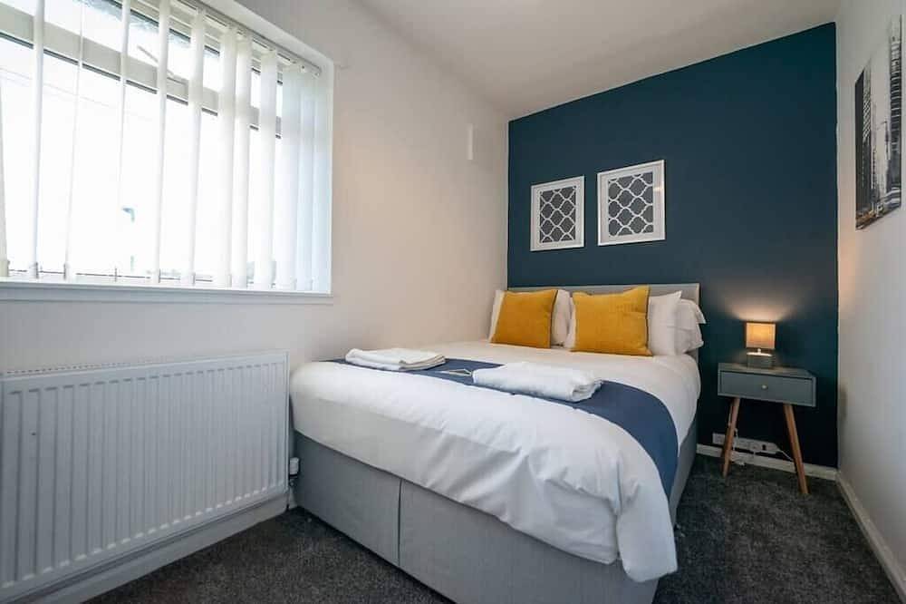 Tranmere House 3 Br Workstays Uk Best Rates Direct in Middlesbrough, North East England