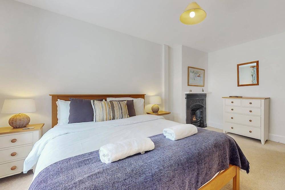 Bowness Cottage in Porlock in Porlock, Somerset
