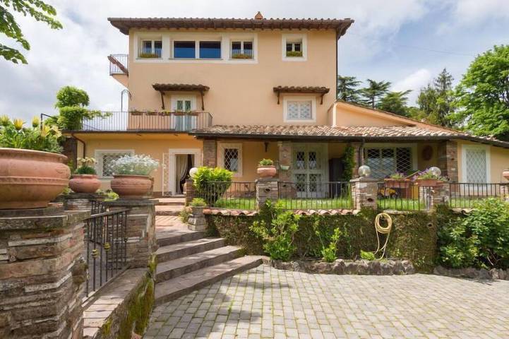 Ferienhaus für 9 Personen, mit Pool und Garten sowie Balkon - 1