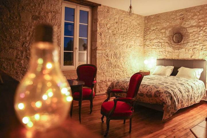 Gîte pour 8 personnes, avec terrasse ainsi que jacuzzi et jardin à Issigeac - 3