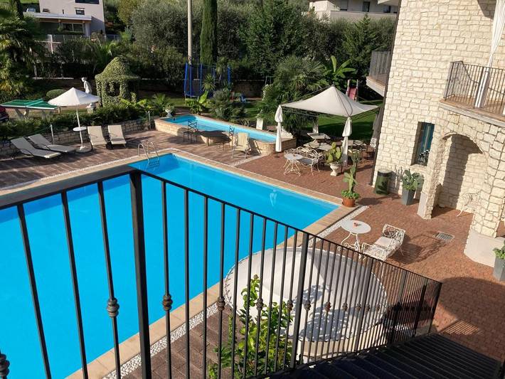 Appart’hôtel pour 5 personnes, avec jardin et vue ainsi que sauna et piscine, animaux acceptés