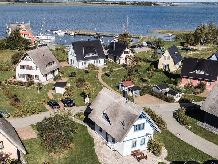 Ferienhaus für 4 Personen, mit Sauna und Seeblick sowie Terrasse, mit Haustier auf Rügen - 3