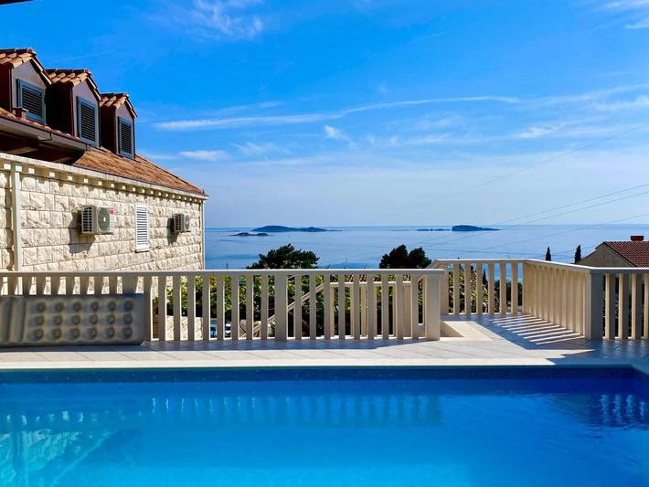 Villa pour 12 personnes, avec vue ainsi que terrasse et piscine à Mlini - 3