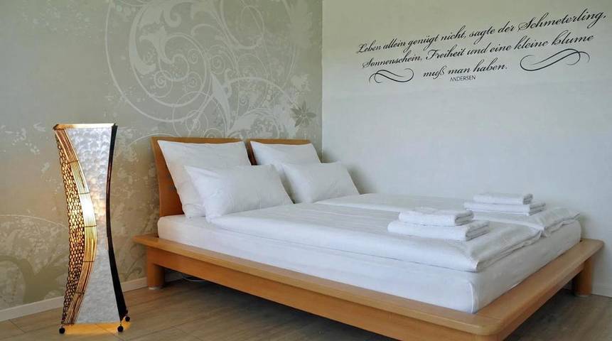 Ferienwohnung für 2 Personen, mit Balkon und Terrasse sowie Pool und Sauna in Scheidegg