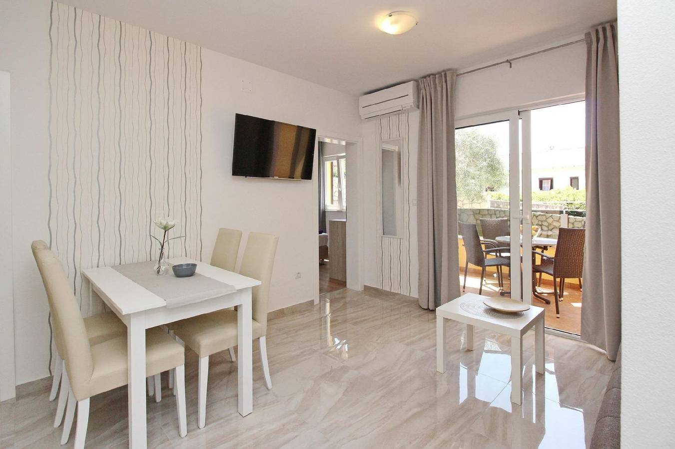 Ganze Ferienwohnung, Gemütliche Ferienwohnung in Baška mit Eigenem Balkon in Baska, Krk