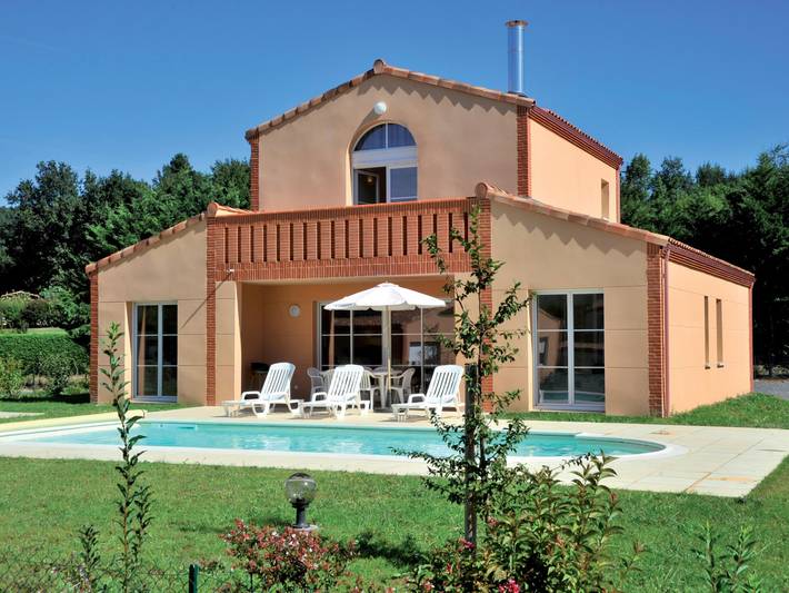 Villa pour 8 personnes, avec Terrasse ainsi que Piscine et Sauna dans le Tarn