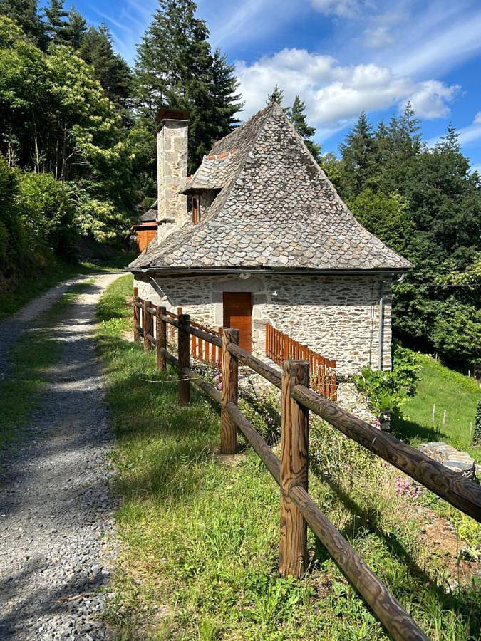Location de vacances pour 3 personnes, avec jardin et vue à Cassaniouze - 2