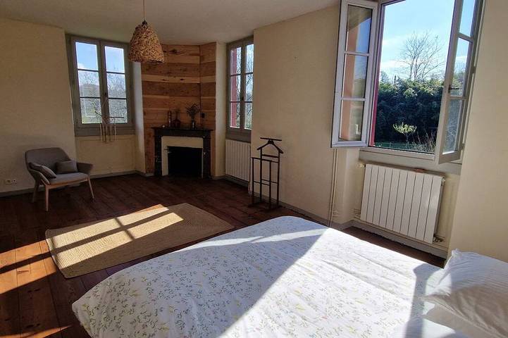 Location de vacances pour 8 personnes, avec jardin ainsi que piscine et terrasse à Larressore - 2
