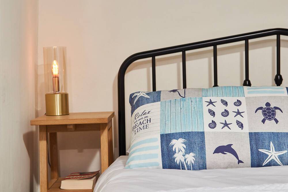 Stonewall, pet friendly, country holiday cottage in Sandsend in Sandsend, North York Moors National Park