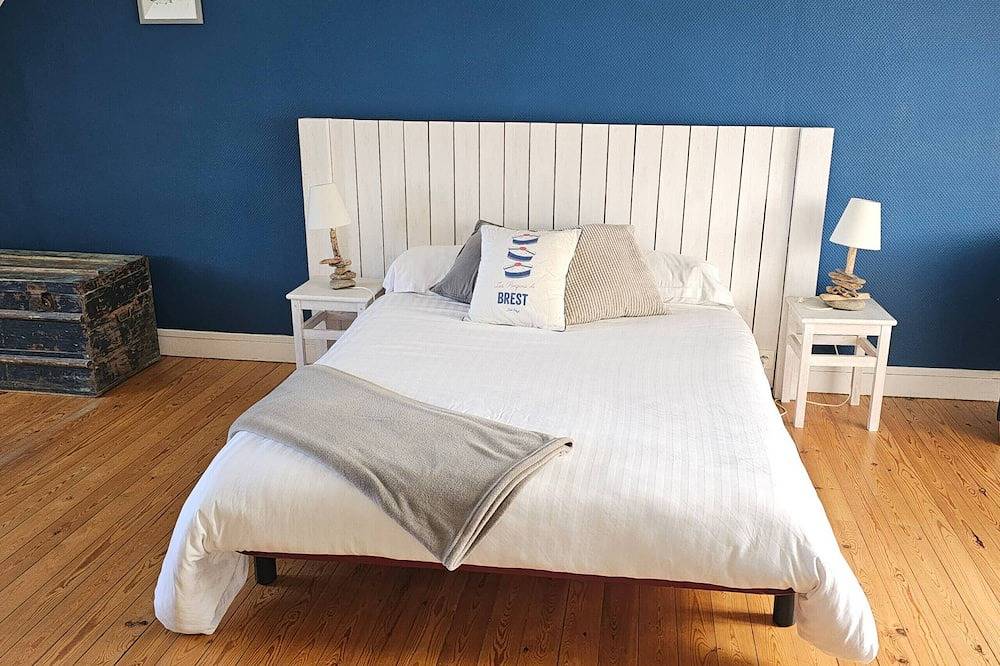 Pretty Breton house with sea view near the beaches and port of Aber Wrach in Landéda, Brest region