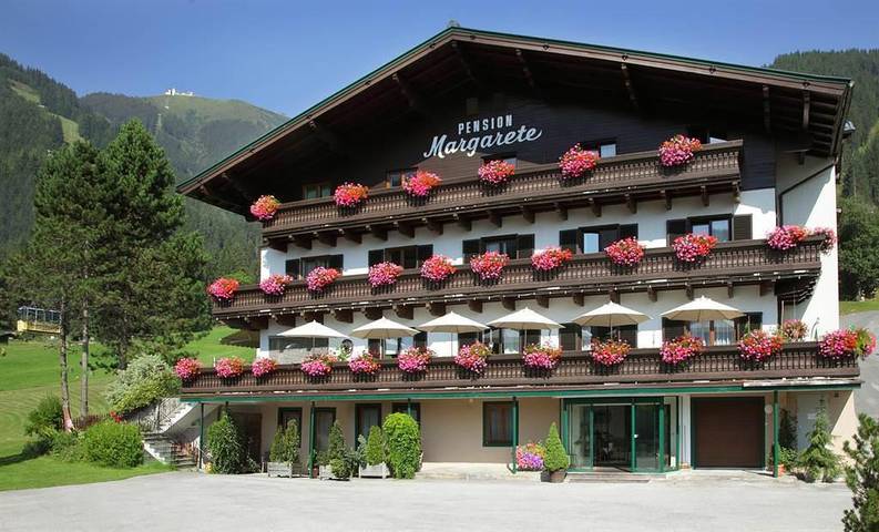 Ferielejlighed for 2 personer, med Balkon og Terrasse såvel som Have og Sauna i Zell am See