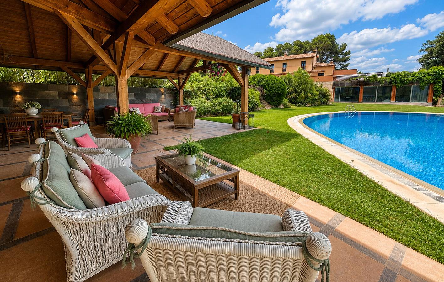 Amplio apartamento de 2000 pies cuadrados con piscina y barbacoa, wifi y aire acondicionado in Alcoy, Interior de Alicante