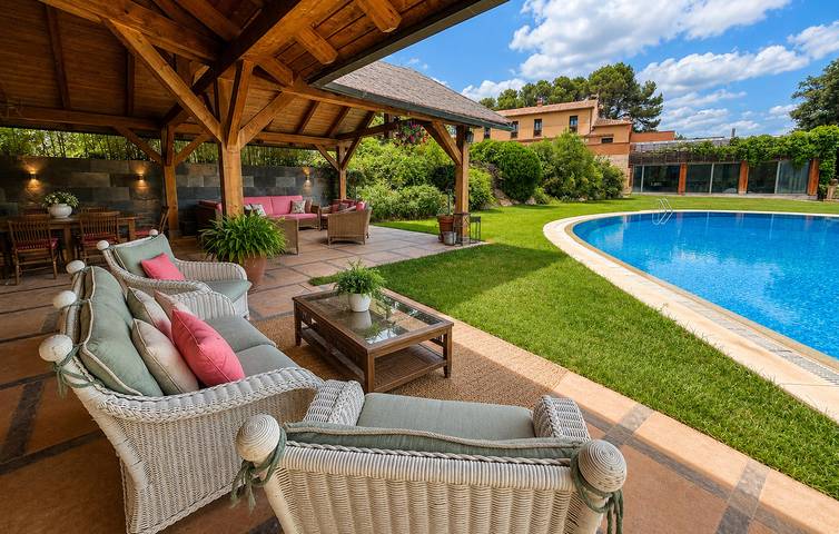 Amplio apartamento de 2000 pies cuadrados con piscina y barbacoa, wifi y aire acondicionado in Alcoy, Interior de Alicante