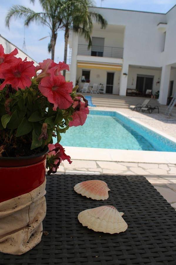 Location de vacances pour 6 personnes, avec piscine et jardin à Calimera - 4