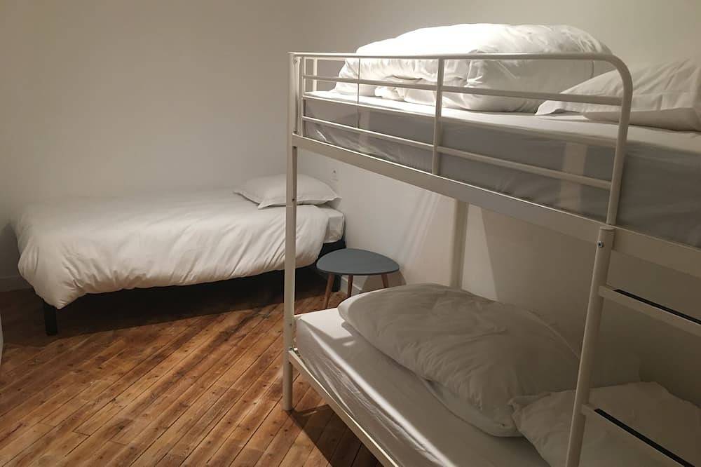 21-Cottage-Family-Ensuite with Shower-Garden view in Bouchemaine, Angers region